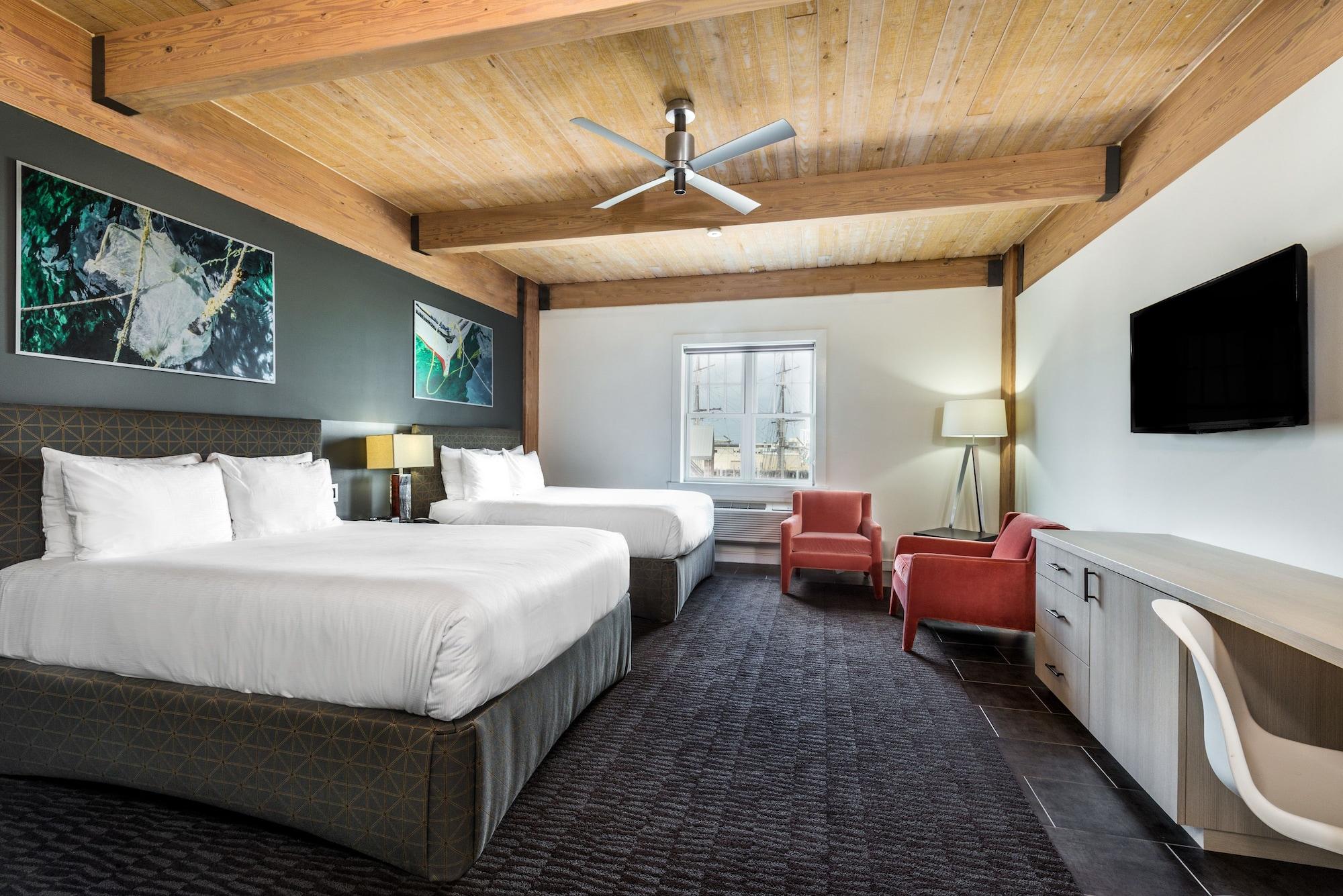 Harbor House And Marina 3*