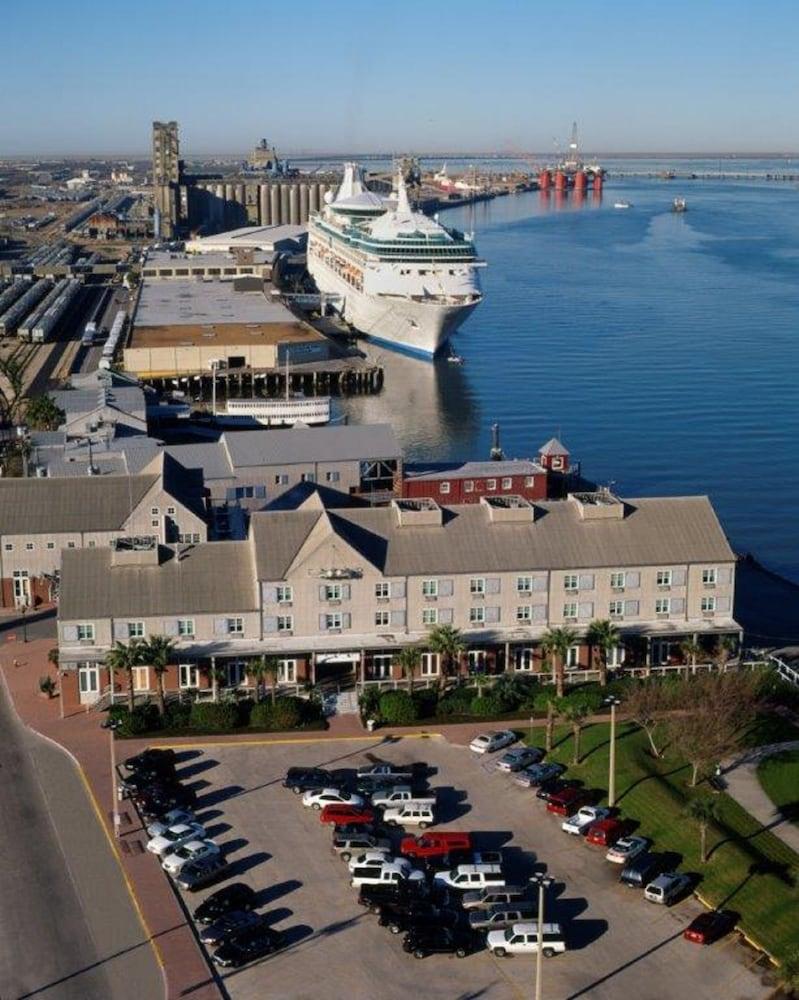 Harbor House And Marina