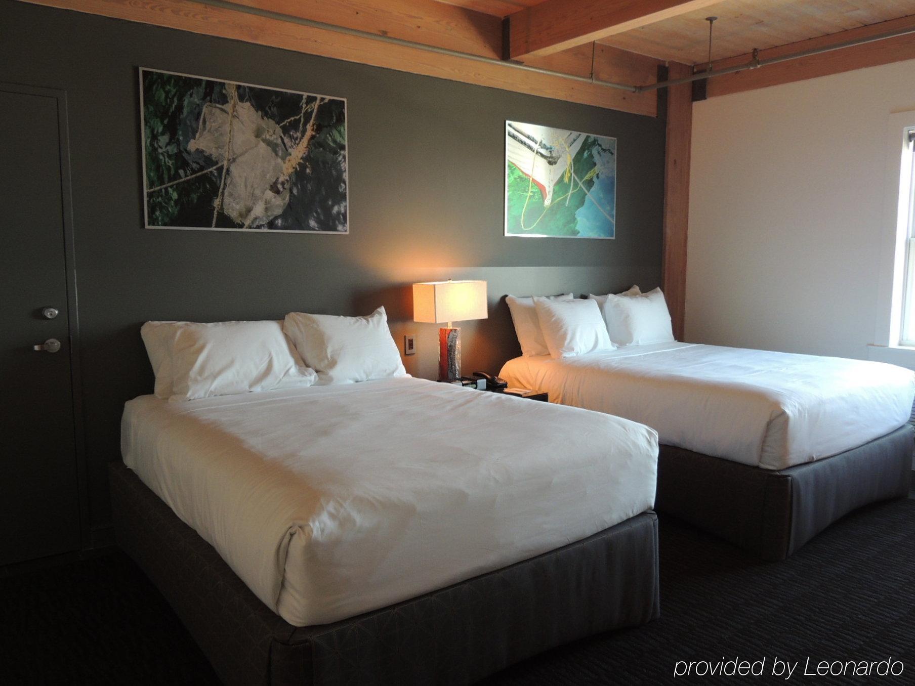 Motel Harbor House And Marina 3*